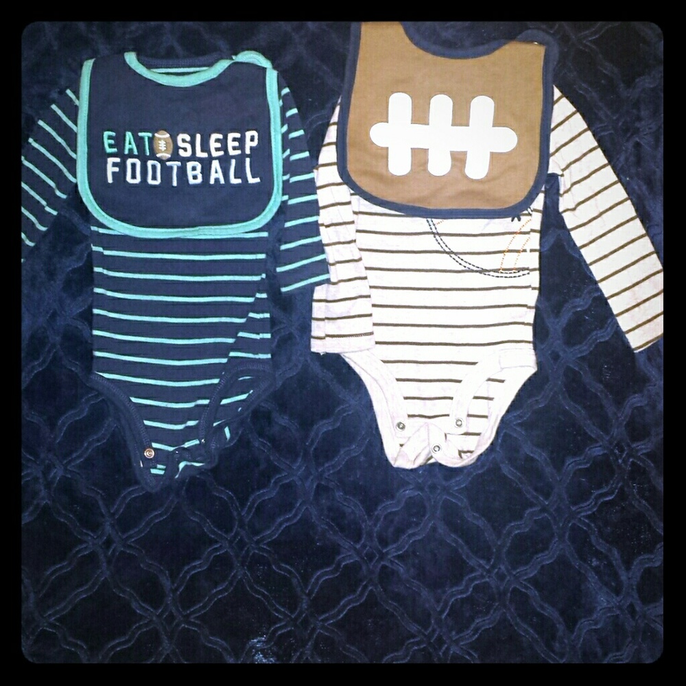 Nice! 2 long sleeve onesies & matching bibs.